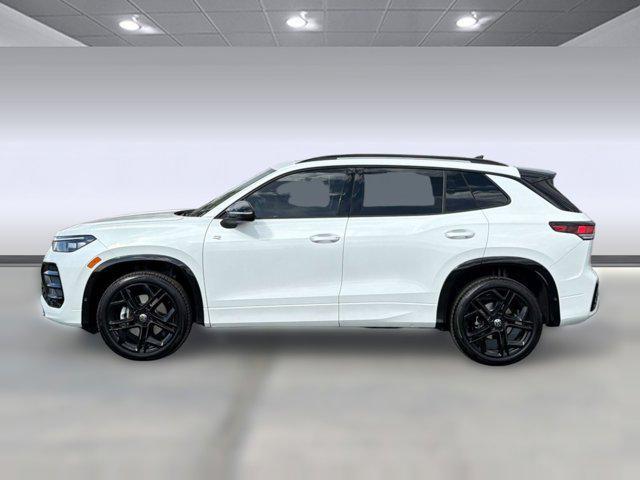 used 2025 Volkswagen Tiguan car, priced at $32,999