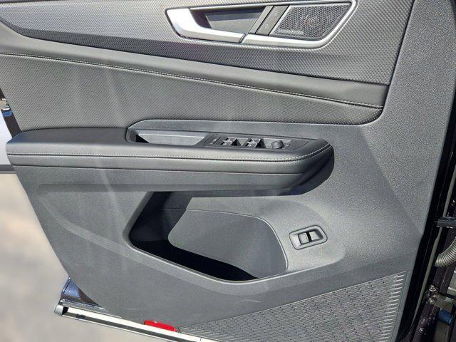 new 2026 Volkswagen Atlas Cross Sport car, priced at $53,641