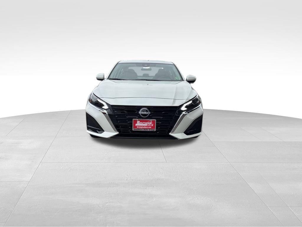 new 2025 Nissan Altima car, priced at $26,997