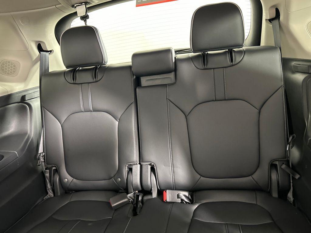 used 2025 Honda Pilot car, priced at $45,899