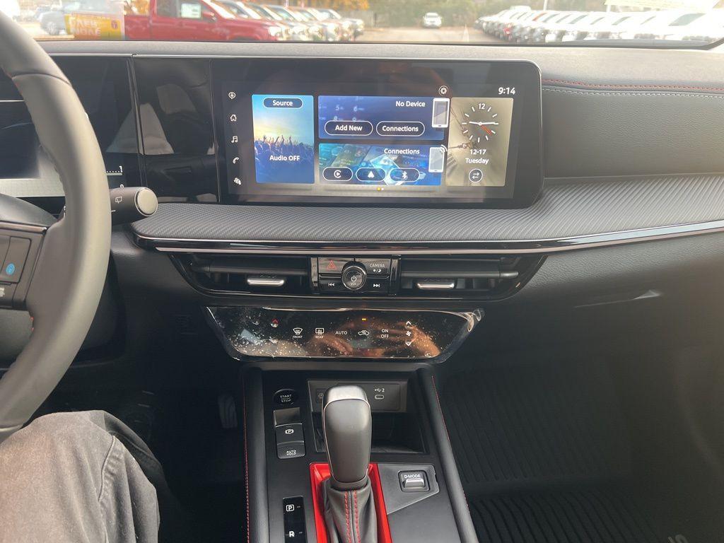 new 2025 Nissan Kicks car, priced at $24,334