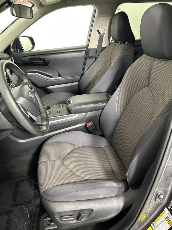 used 2023 Toyota Highlander car, priced at $28,880