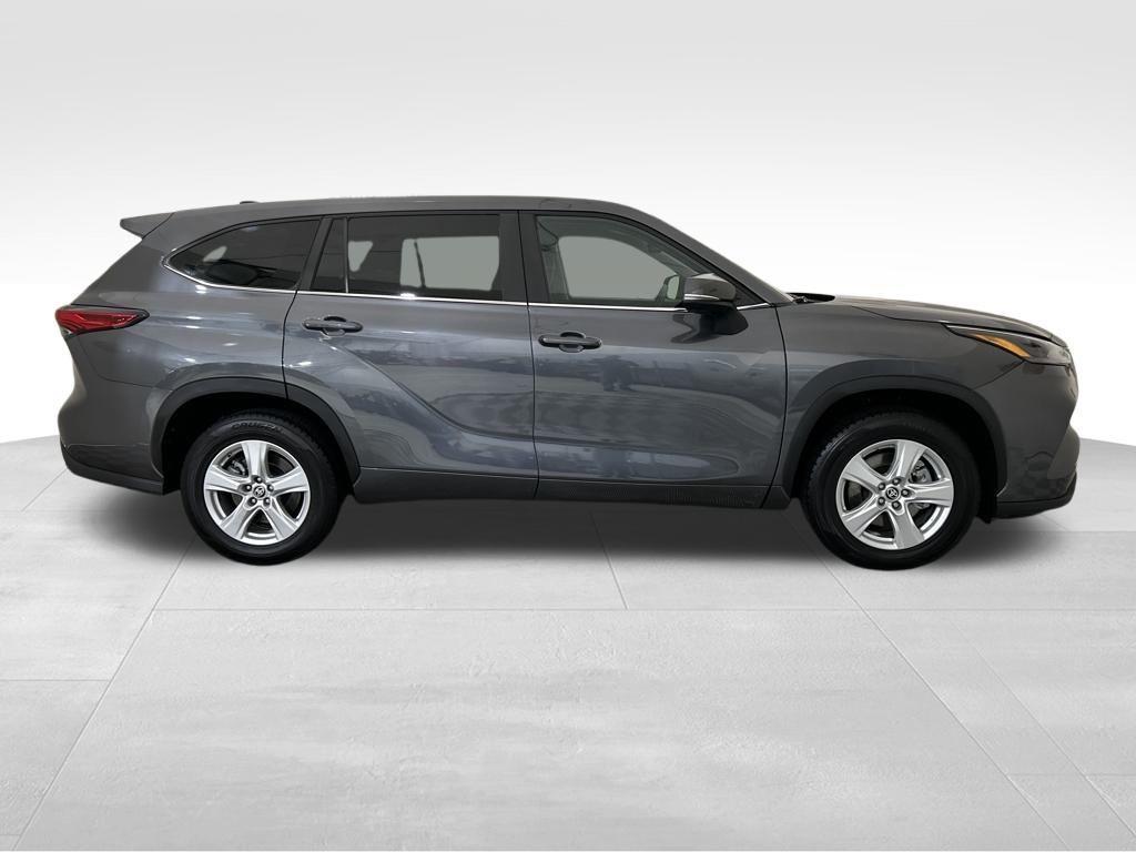 used 2023 Toyota Highlander car, priced at $28,880