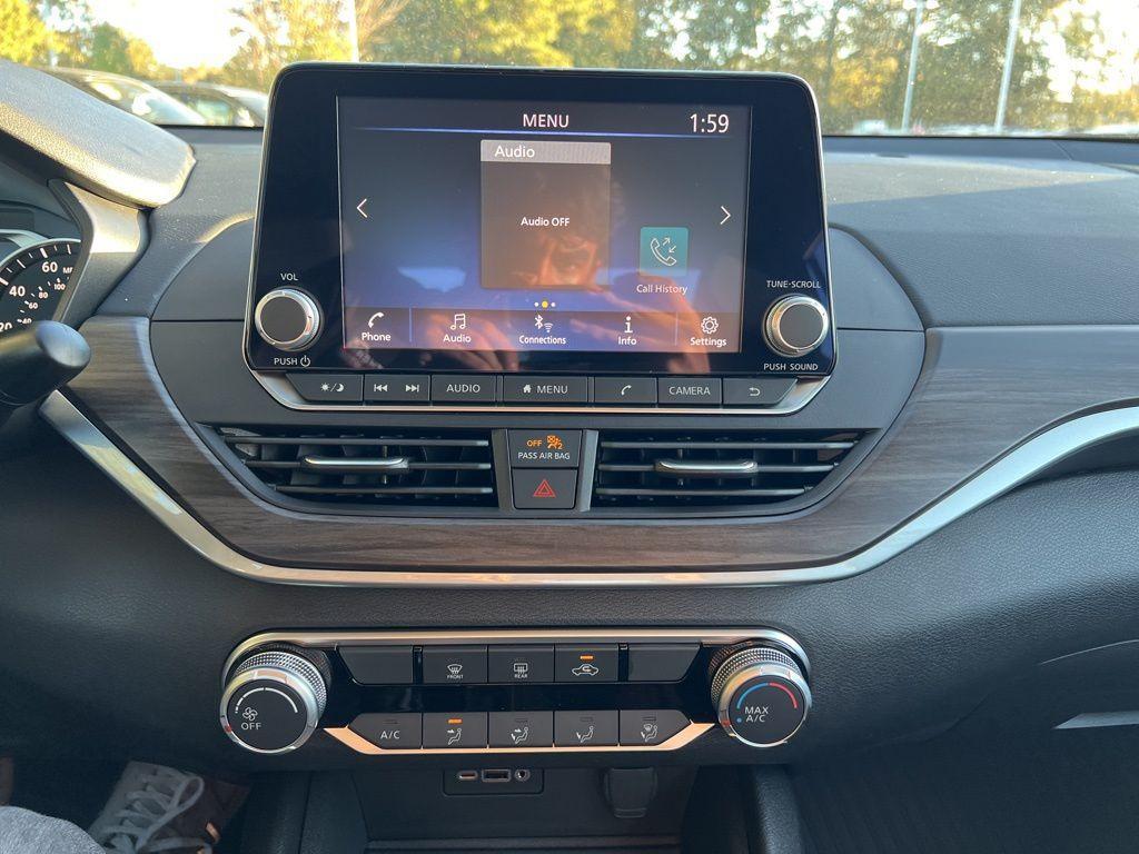 new 2025 Nissan Altima car, priced at $24,999