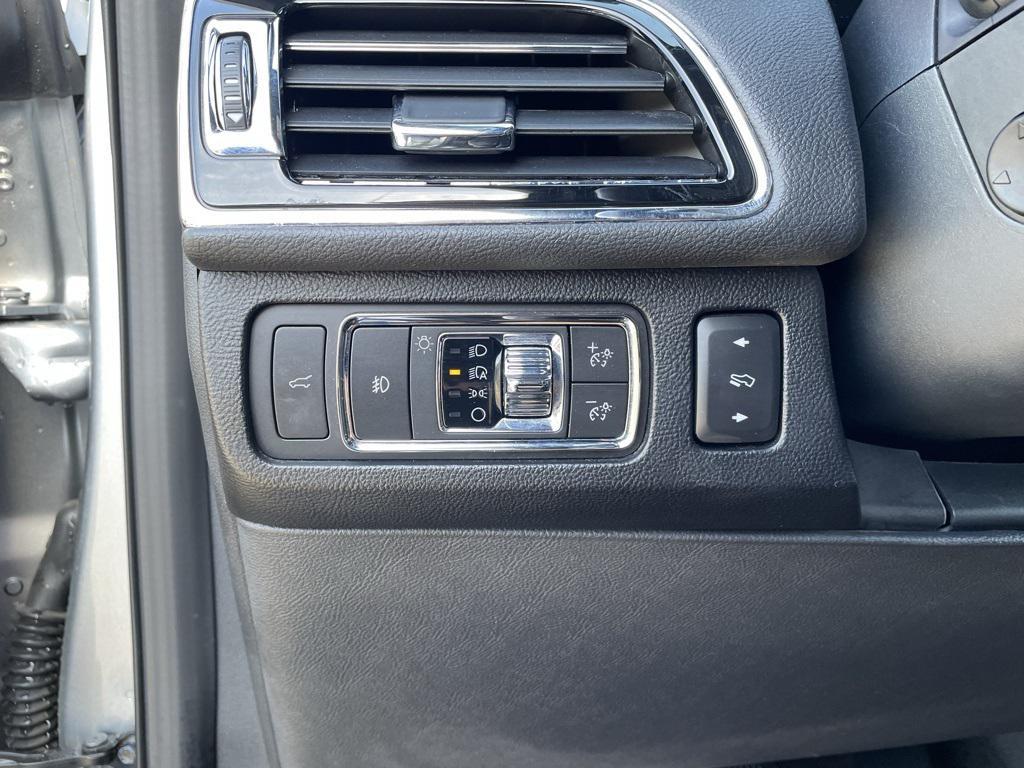 used 2022 Lincoln Navigator car, priced at $47,471