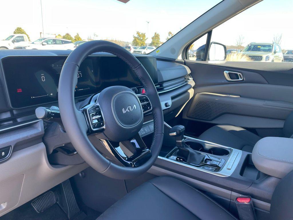 new 2026 Kia Carnival car, priced at $40,576