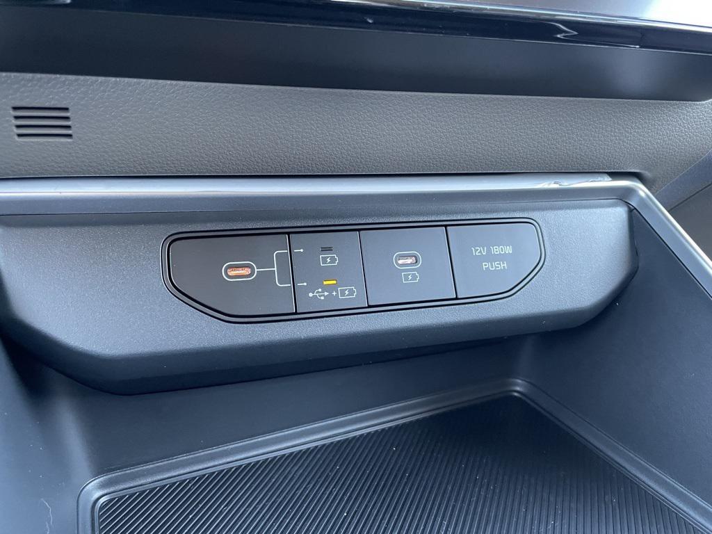 new 2026 Kia Carnival car, priced at $39,319