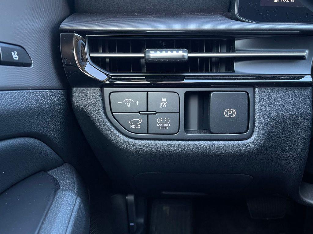 new 2026 Kia Sportage Hybrid car, priced at $39,178