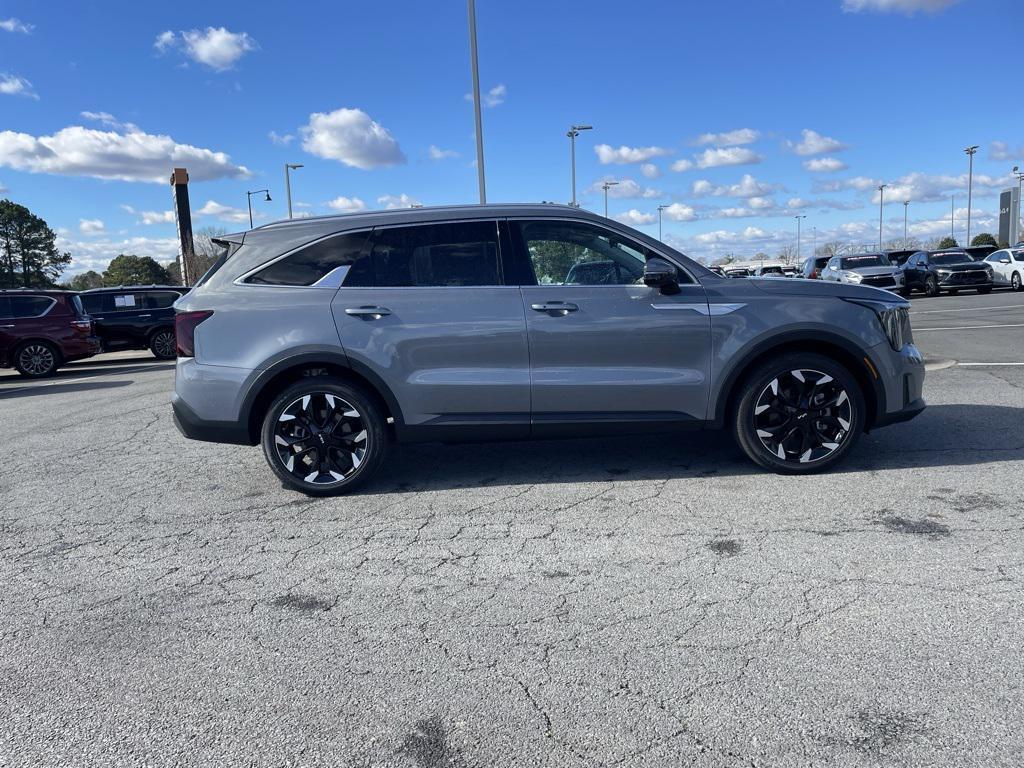 new 2025 Kia Sorento car, priced at $34,105