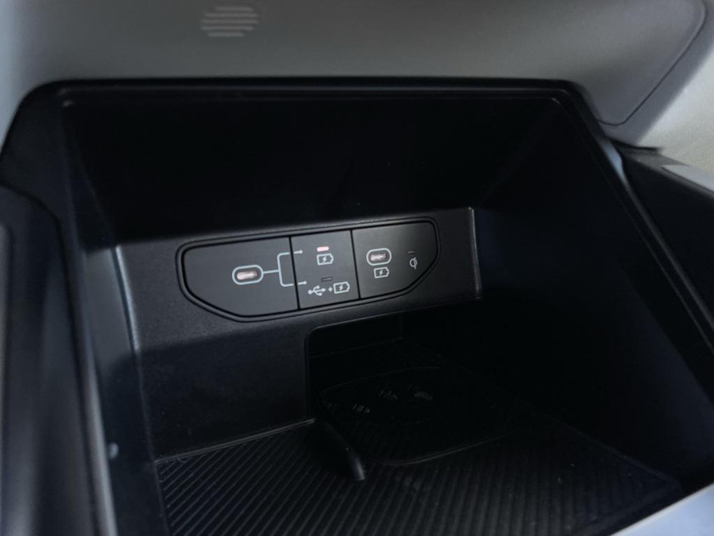 new 2025 Kia Sorento car, priced at $34,105