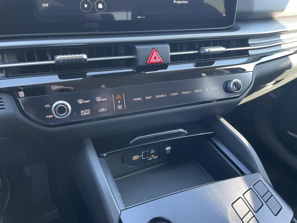 new 2026 Kia Sportage Hybrid car, priced at $32,149