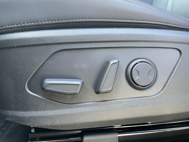 new 2025 Kia Sorento car, priced at $33,962