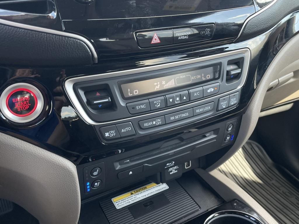 used 2022 Honda Pilot car, priced at $27,992