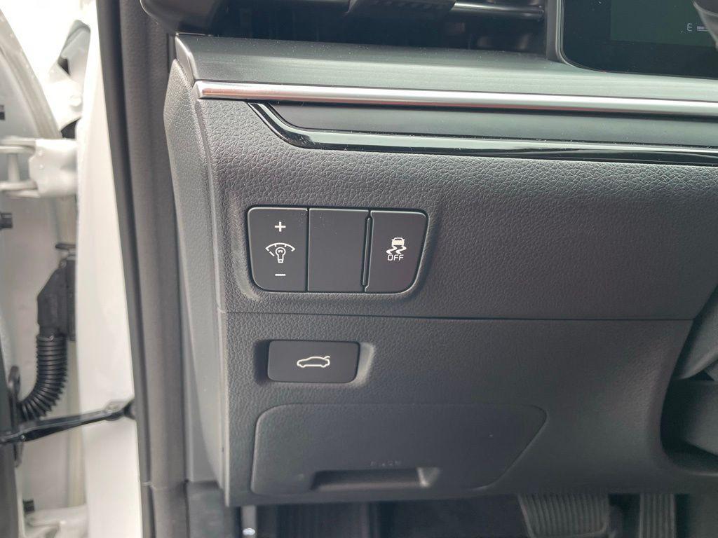 new 2026 Kia K5 car, priced at $30,553