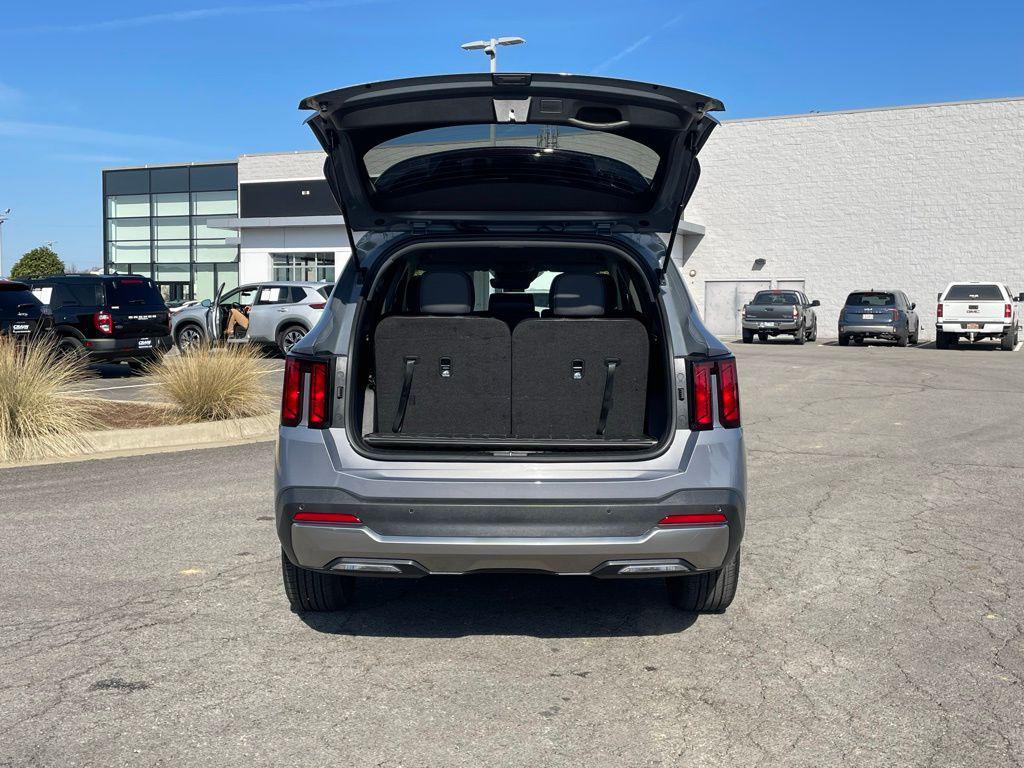 new 2025 Kia Sorento car, priced at $32,999