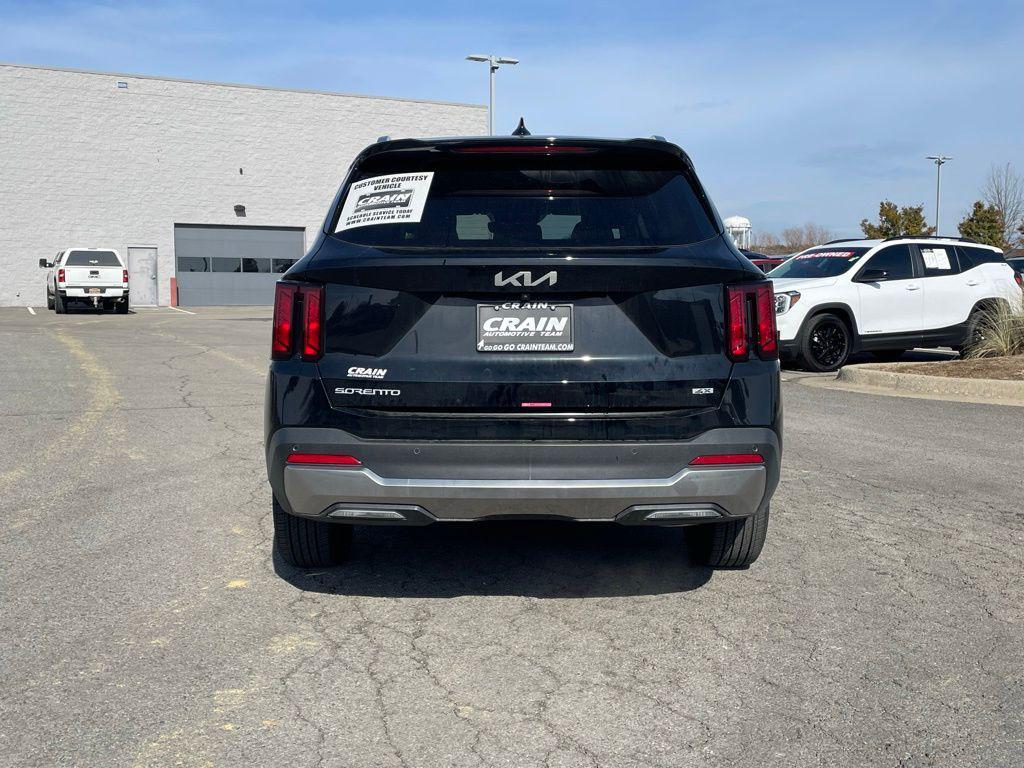 new 2025 Kia Sorento car, priced at $32,999