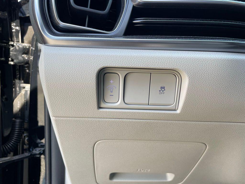 new 2025 Kia Sorento car, priced at $32,999