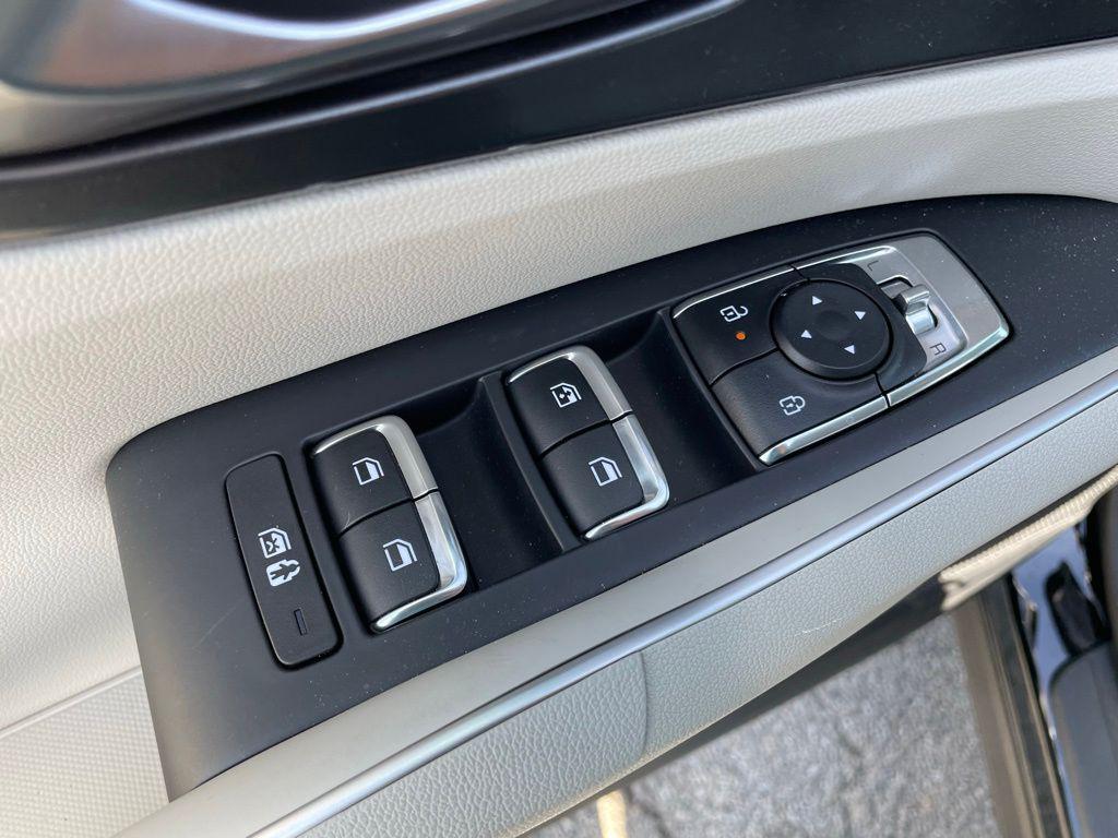 new 2025 Kia Sorento car, priced at $32,999
