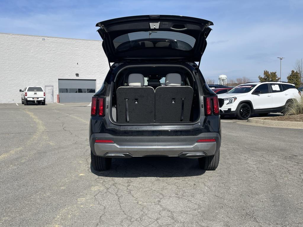 new 2025 Kia Sorento car, priced at $34,387