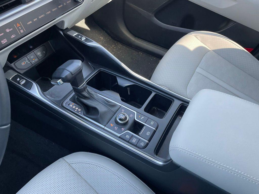 new 2025 Kia Sorento car, priced at $32,999