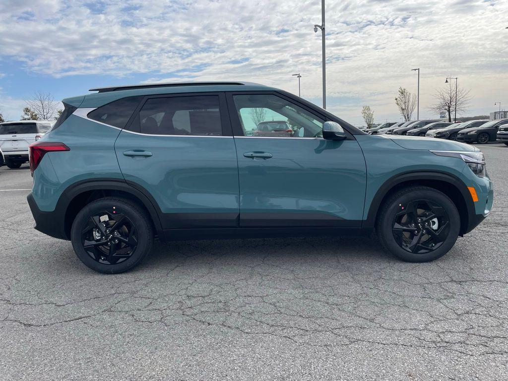 new 2026 Kia Seltos car, priced at $27,001