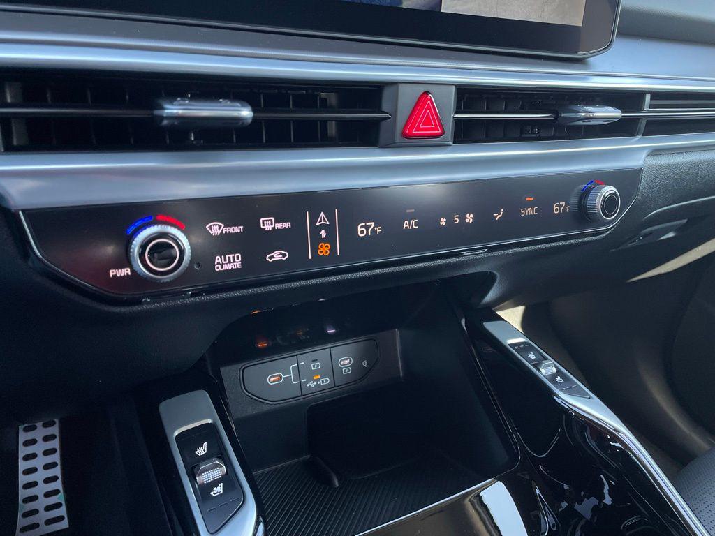 new 2026 Kia Sorento car, priced at $39,372