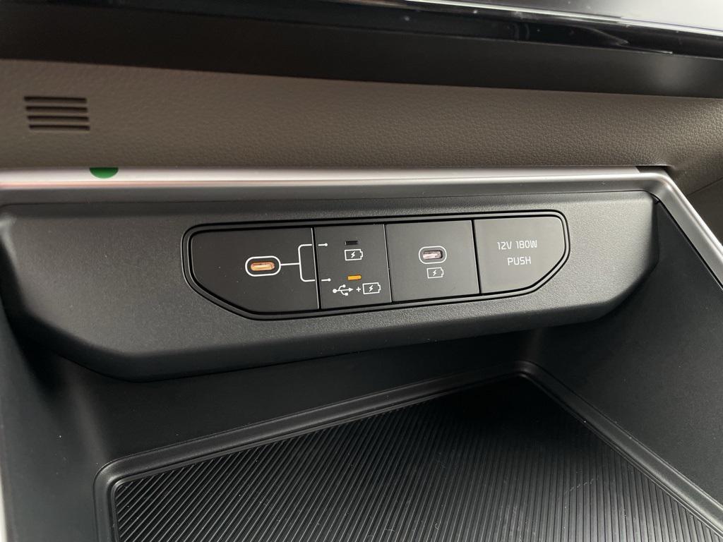 new 2026 Kia Carnival car, priced at $39,319