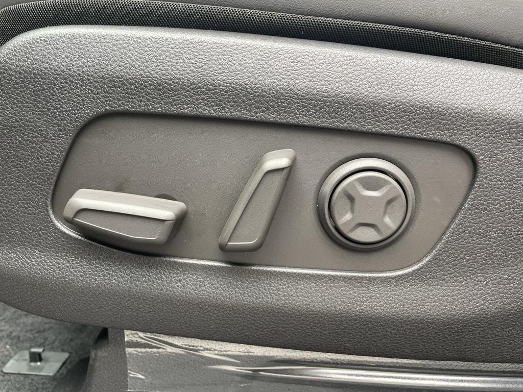 new 2026 Kia Carnival car, priced at $39,319