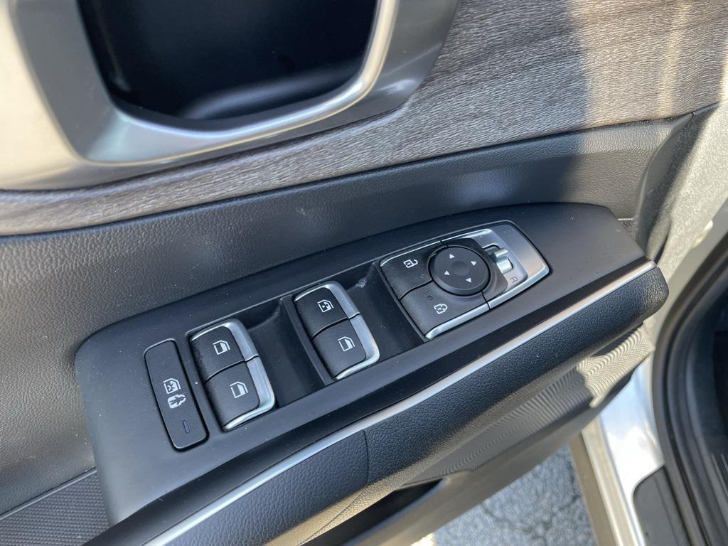 used 2022 Kia Sorento car, priced at $25,693