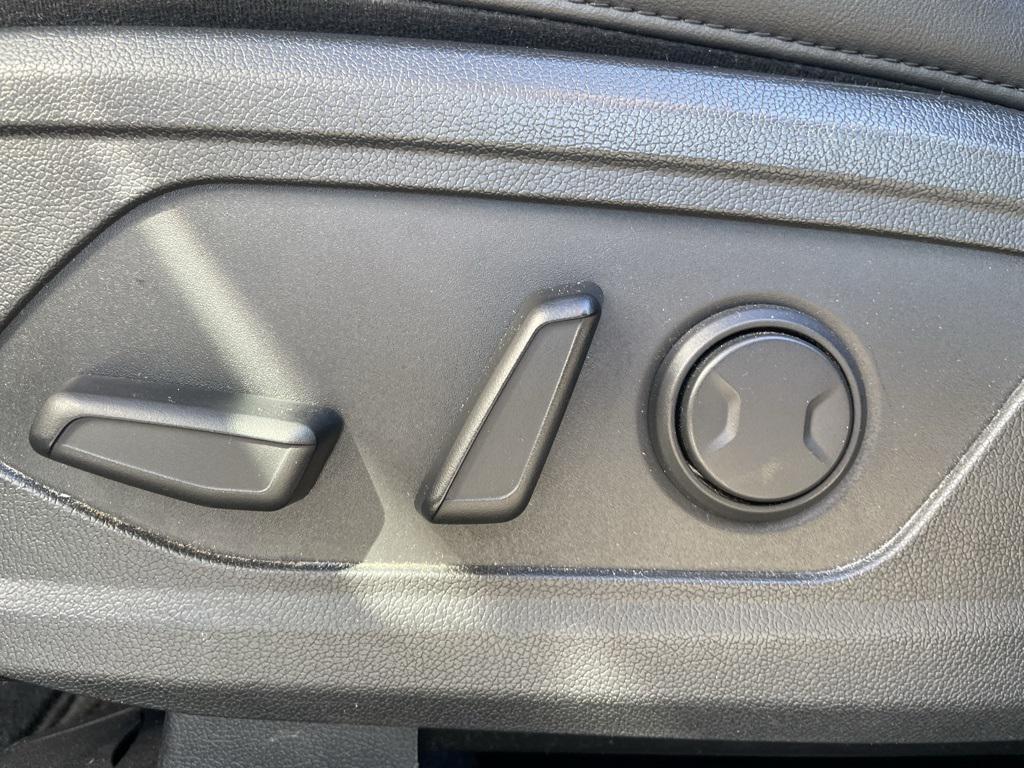 used 2022 Kia Sorento car, priced at $25,693