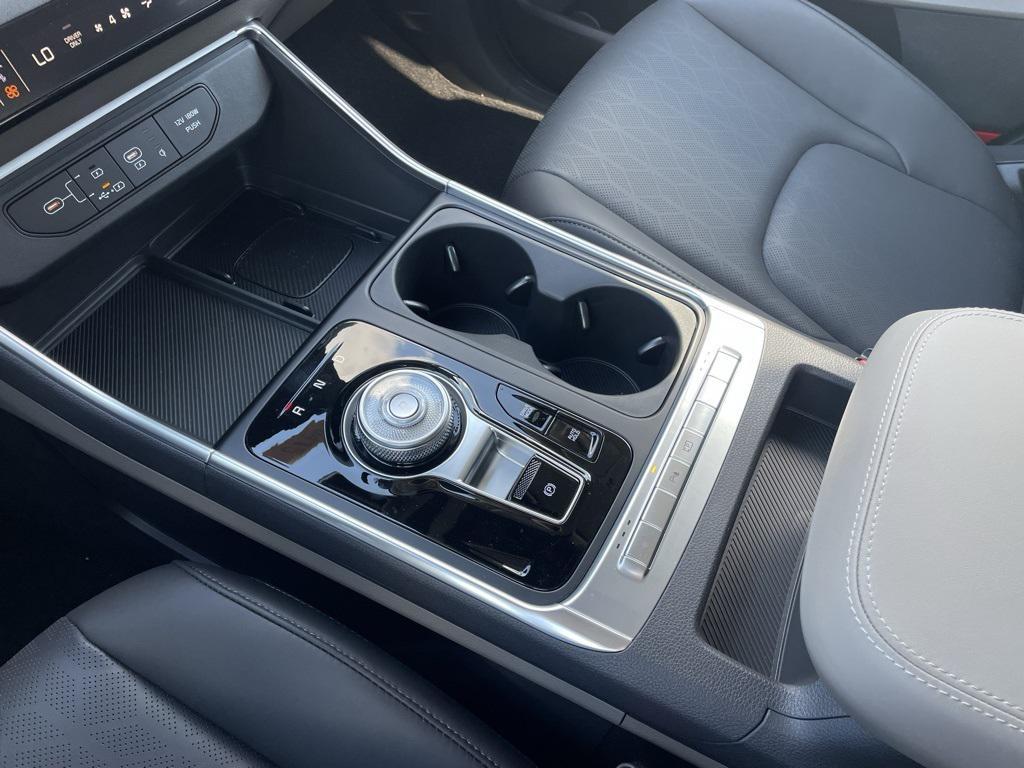 new 2026 Kia Carnival Hybrid car, priced at $43,984