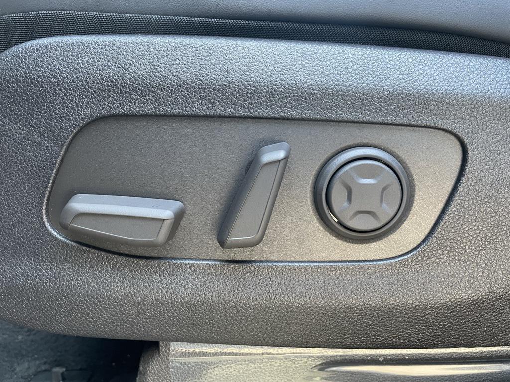 new 2026 Kia Carnival Hybrid car, priced at $43,984