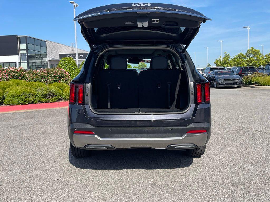 used 2025 Kia Sorento car, priced at $33,751