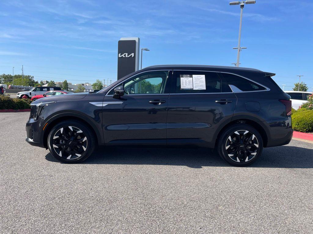 used 2025 Kia Sorento car, priced at $33,751