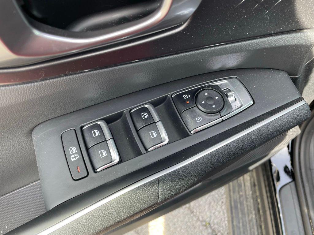 new 2025 Kia Sorento car, priced at $33,435