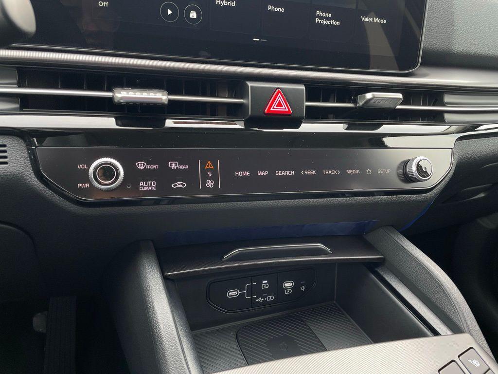 new 2026 Kia Sportage Hybrid car, priced at $33,781