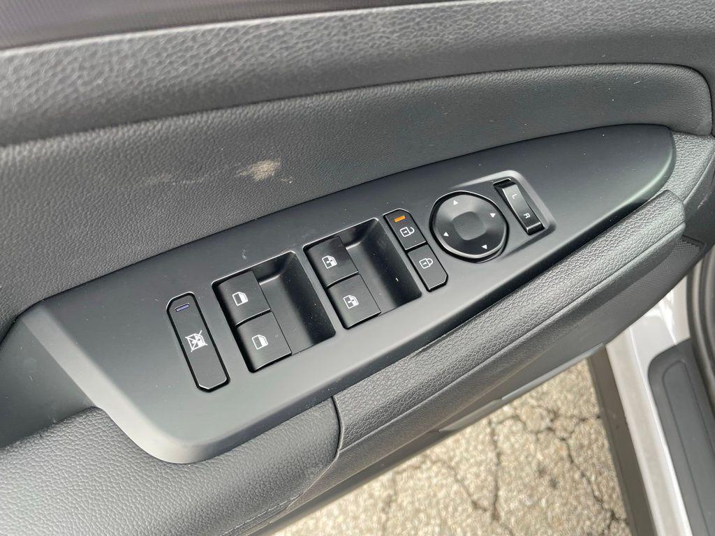 new 2026 Kia Sportage Hybrid car, priced at $33,781