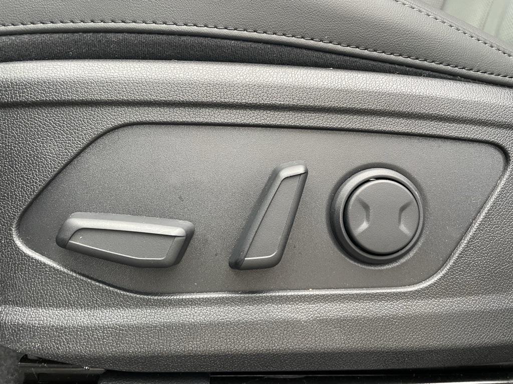 new 2025 Kia Sorento car, priced at $35,412