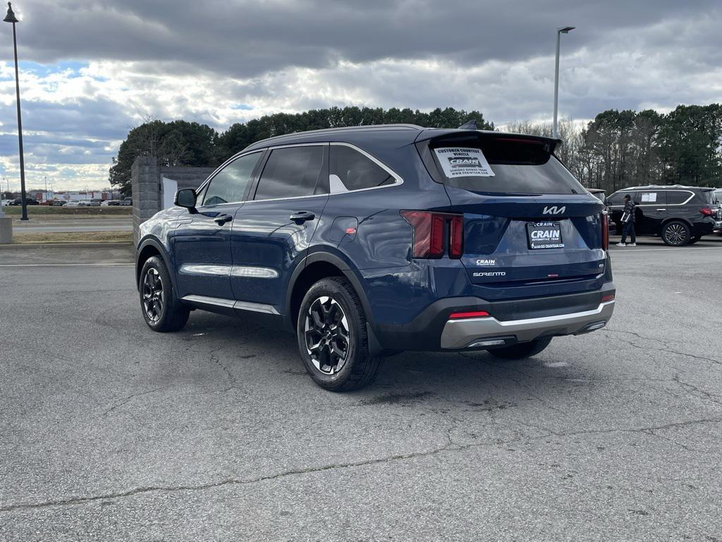 new 2025 Kia Sorento car, priced at $35,412