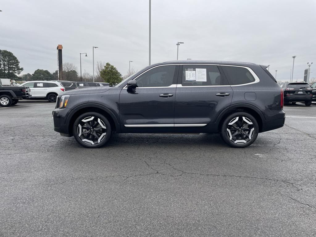 used 2025 Kia Telluride car, priced at $35,234