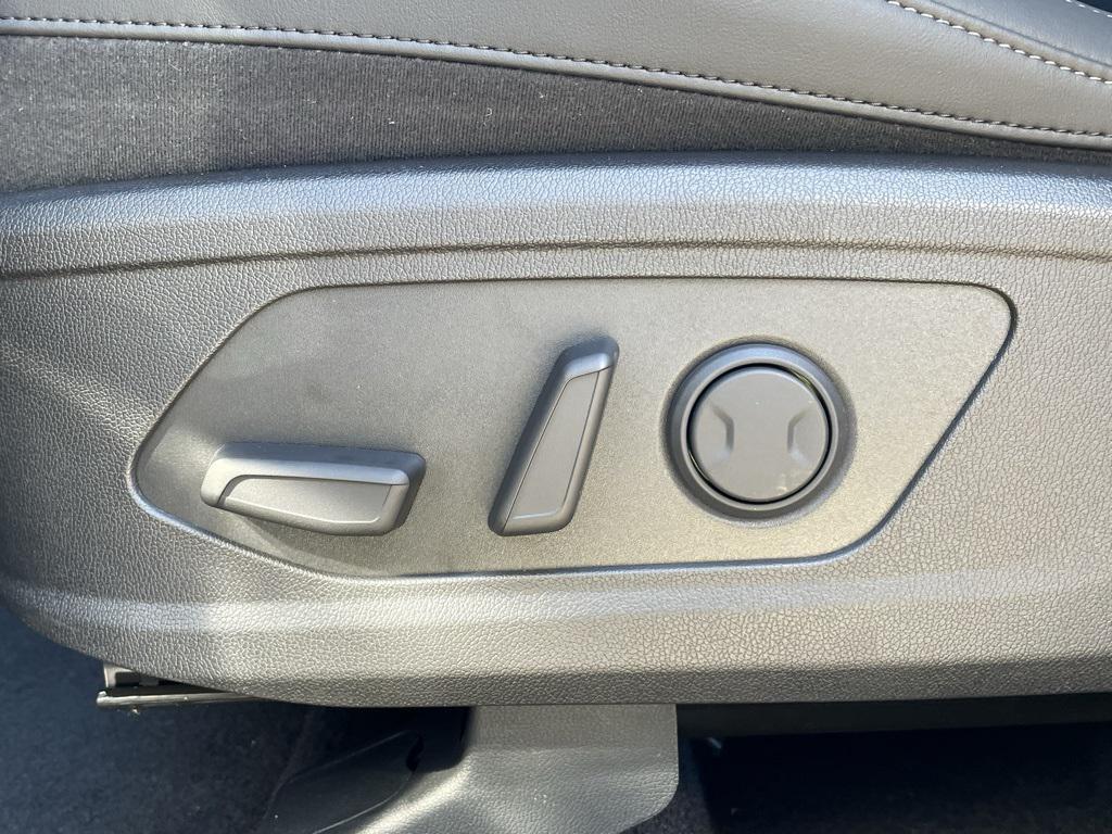 new 2026 Kia Sorento car, priced at $33,484