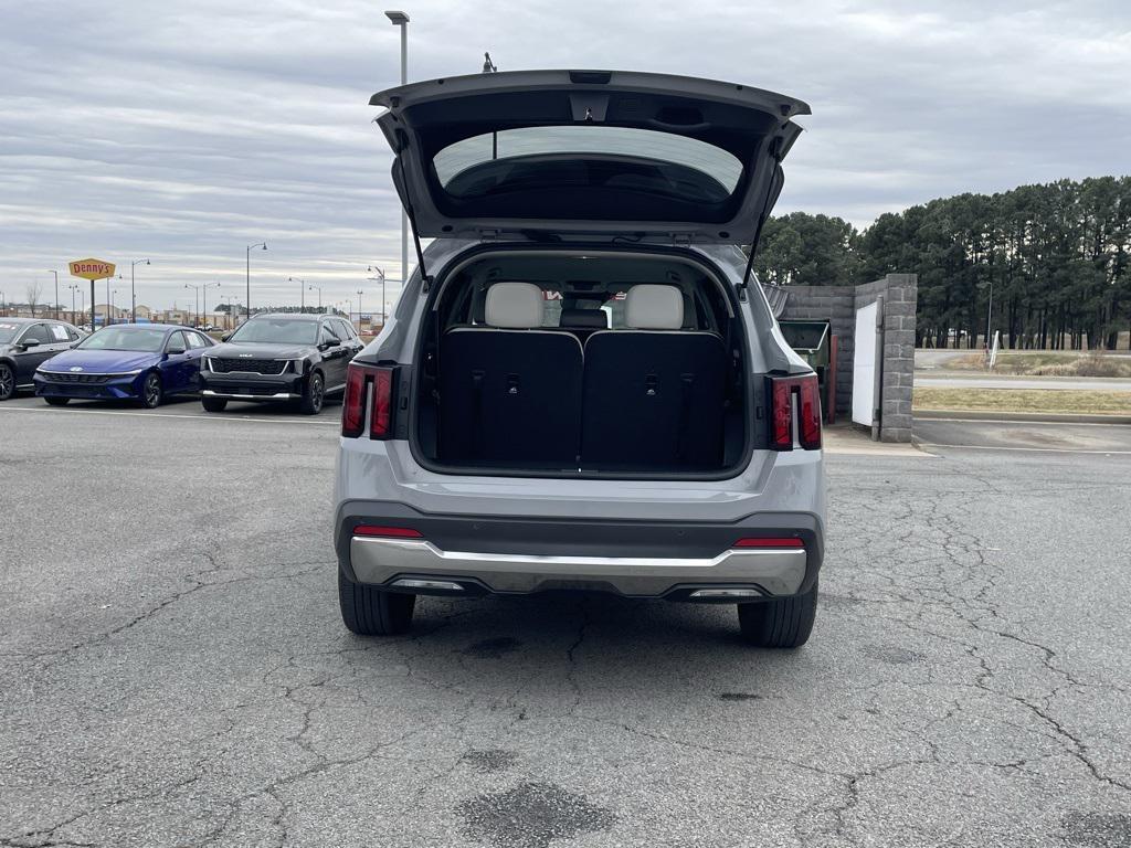 used 2025 Kia Sorento car, priced at $27,449