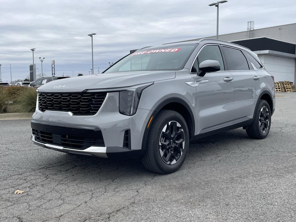 used 2025 Kia Sorento car, priced at $27,449