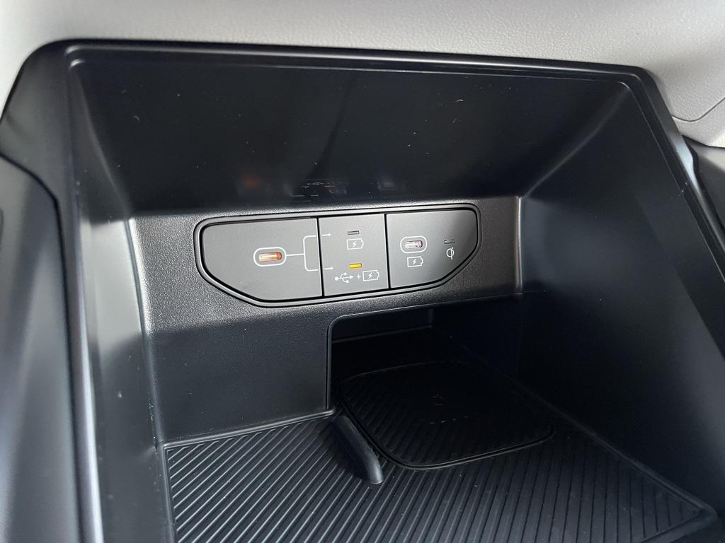 new 2026 Kia Sorento car, priced at $33,943