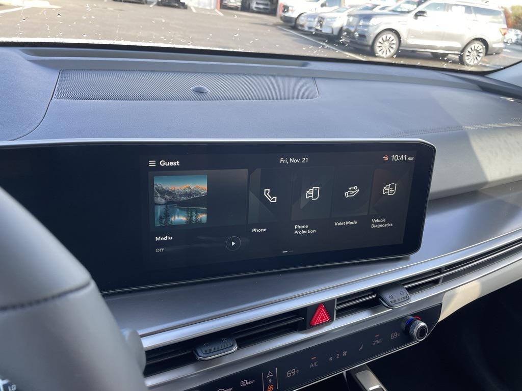 new 2026 Kia Sorento car, priced at $33,943