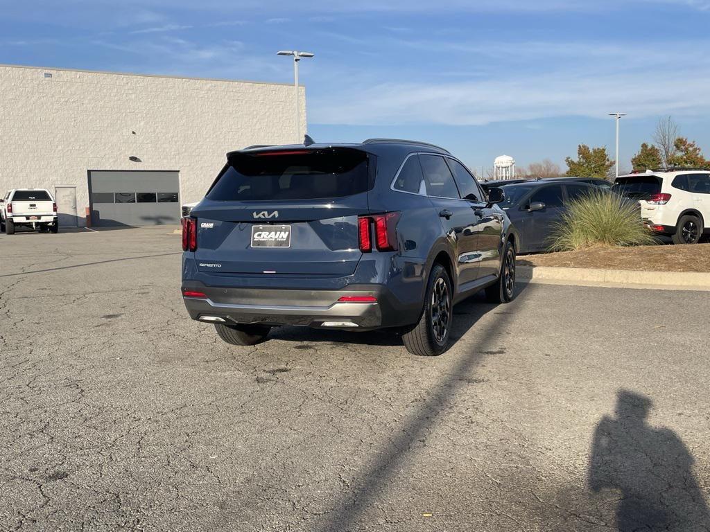 used 2025 Kia Sorento car, priced at $28,498