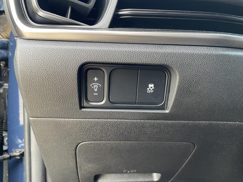 used 2025 Kia Sorento car, priced at $28,498