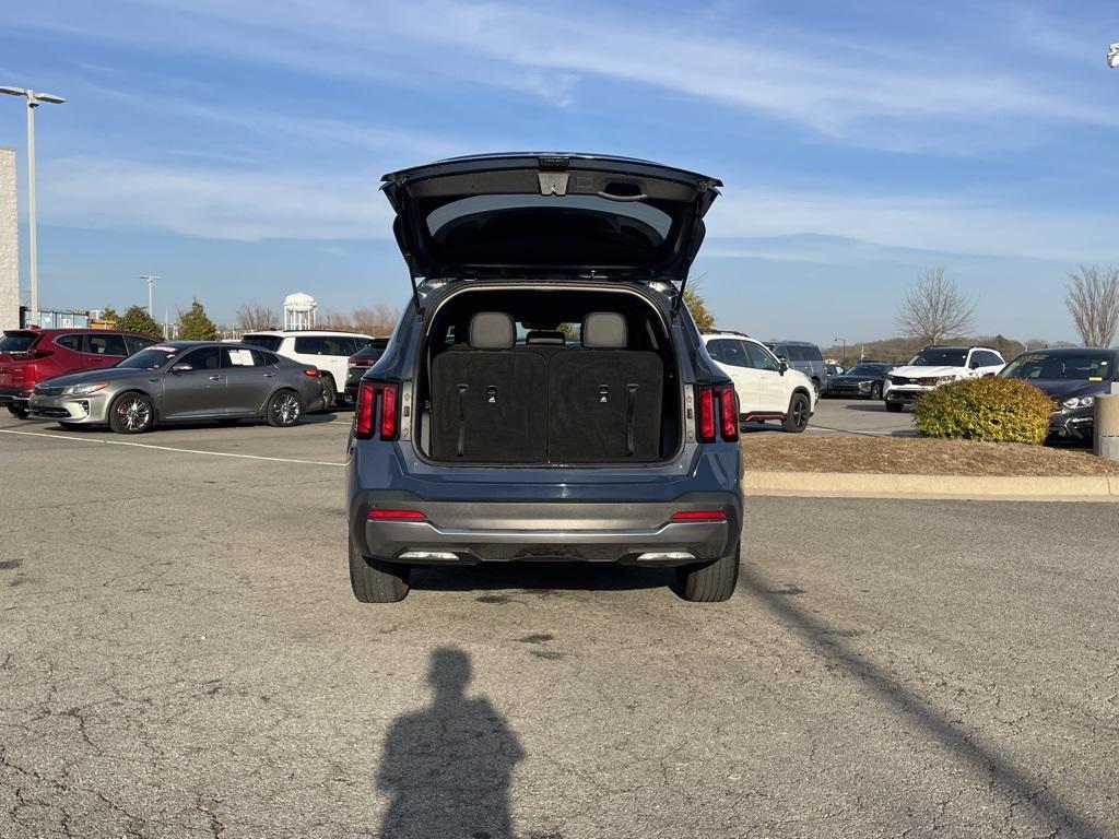 used 2025 Kia Sorento car, priced at $28,498