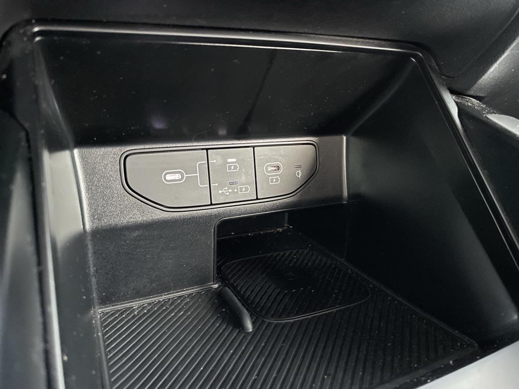 used 2025 Kia Sorento car, priced at $28,498