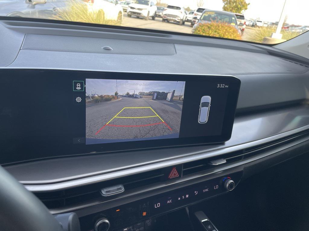 used 2025 Kia Sorento car, priced at $28,498